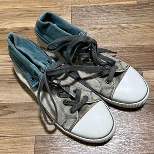 Levi’s Sz‎ 8 Women’s Zippered High or Mid Top Sneakers Greenish Gray